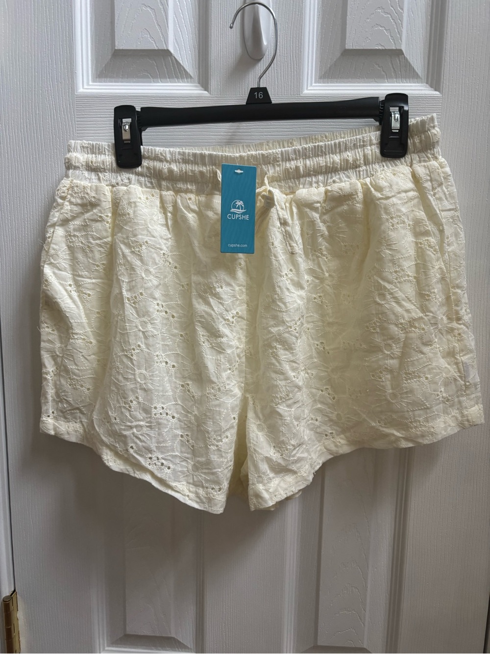 CUPSHE Woman’s Eyelet Drawstring Wide Leg Cream Shorts, Size L, NWT - Picture 2 of 5